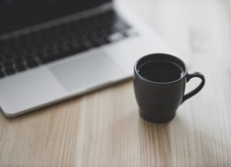 Czy osoba niepełnosprawna może pracować na umowę zlecenie?