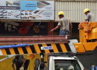 Jaka jest budowa i działanie podnośnika nożycowego