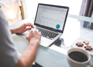 Ile pobierają konsultanci SEO